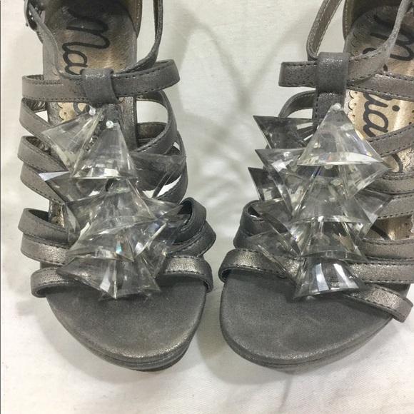 Adorable Gray Heels - Picture 2 of 7